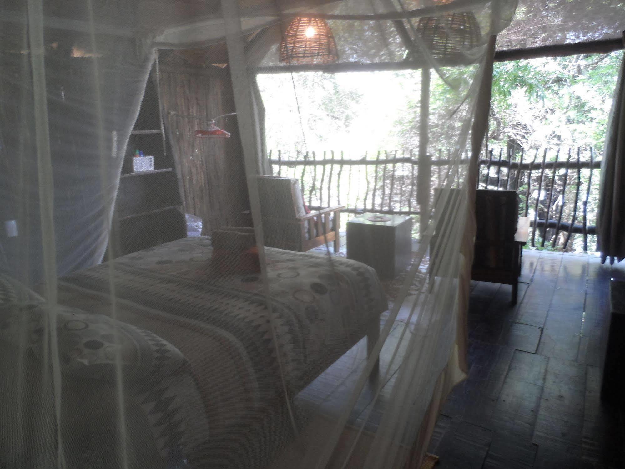 Caprivi Houseboat Safari Lodge Катима Мулило Екстериор снимка