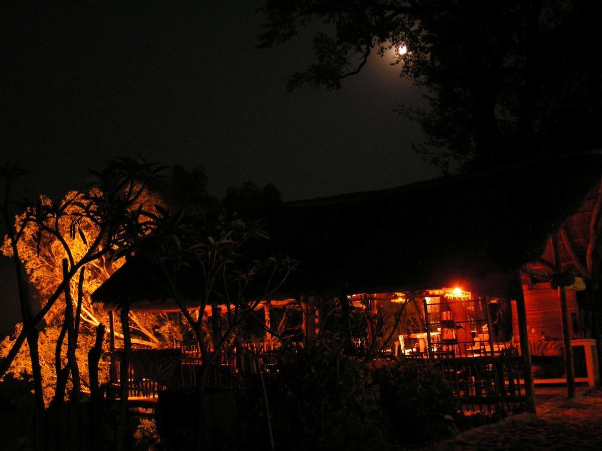 Caprivi Houseboat Safari Lodge Катима Мулило Екстериор снимка